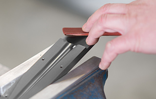 Klisch und Suck Formatschlosserei